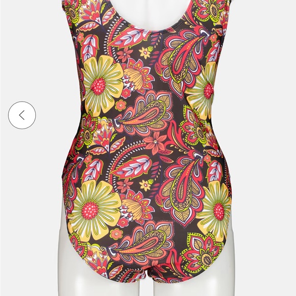 Adorable New Nicole Miller floral one piece swimsuit - Picture 2 of 6